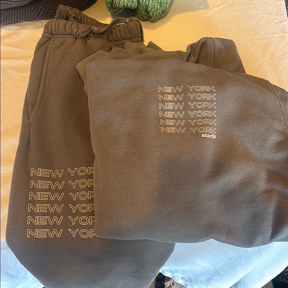 ShopStarFit grey and pink sweat set